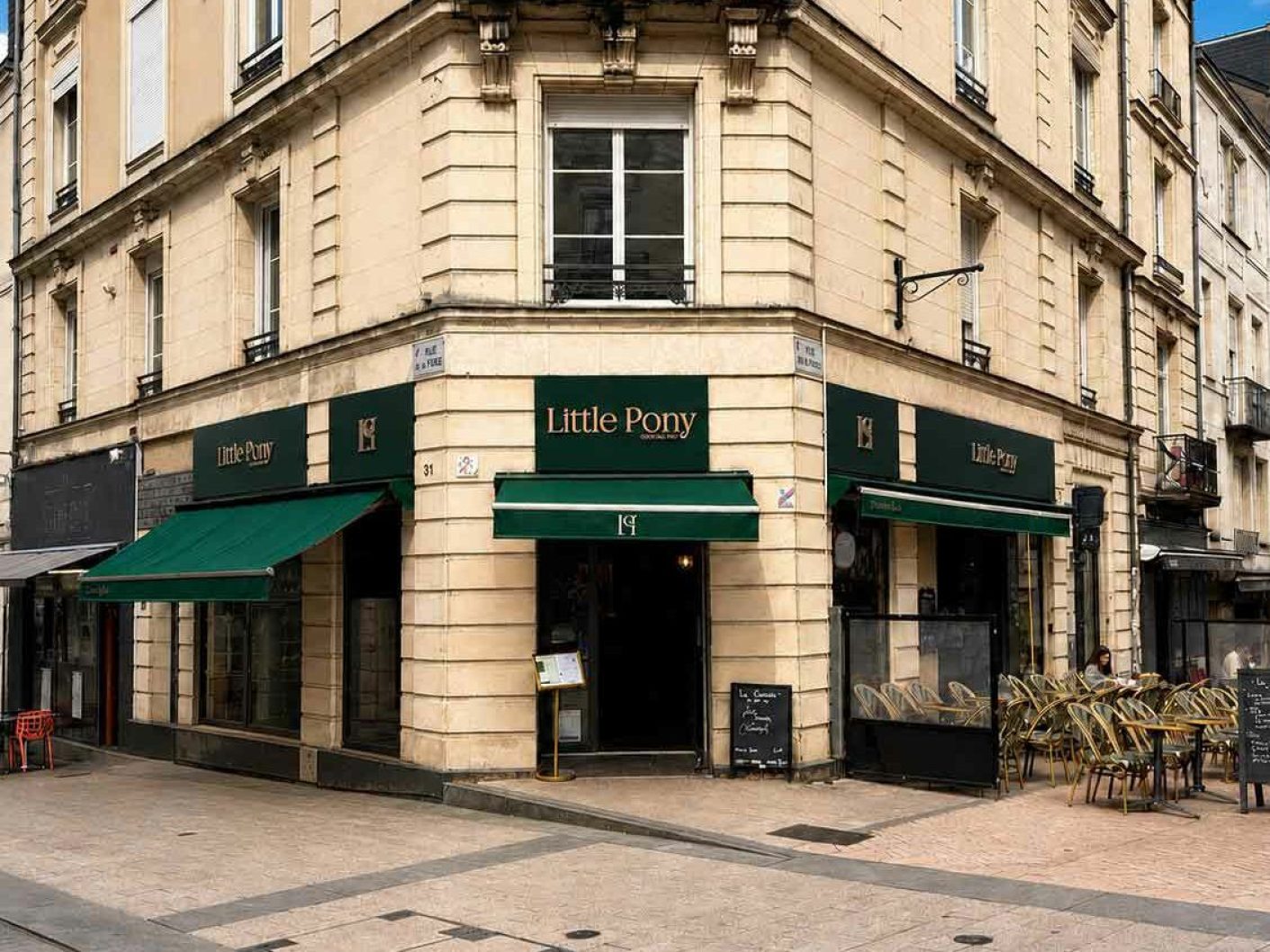Little-Pony_Façade-extérieure